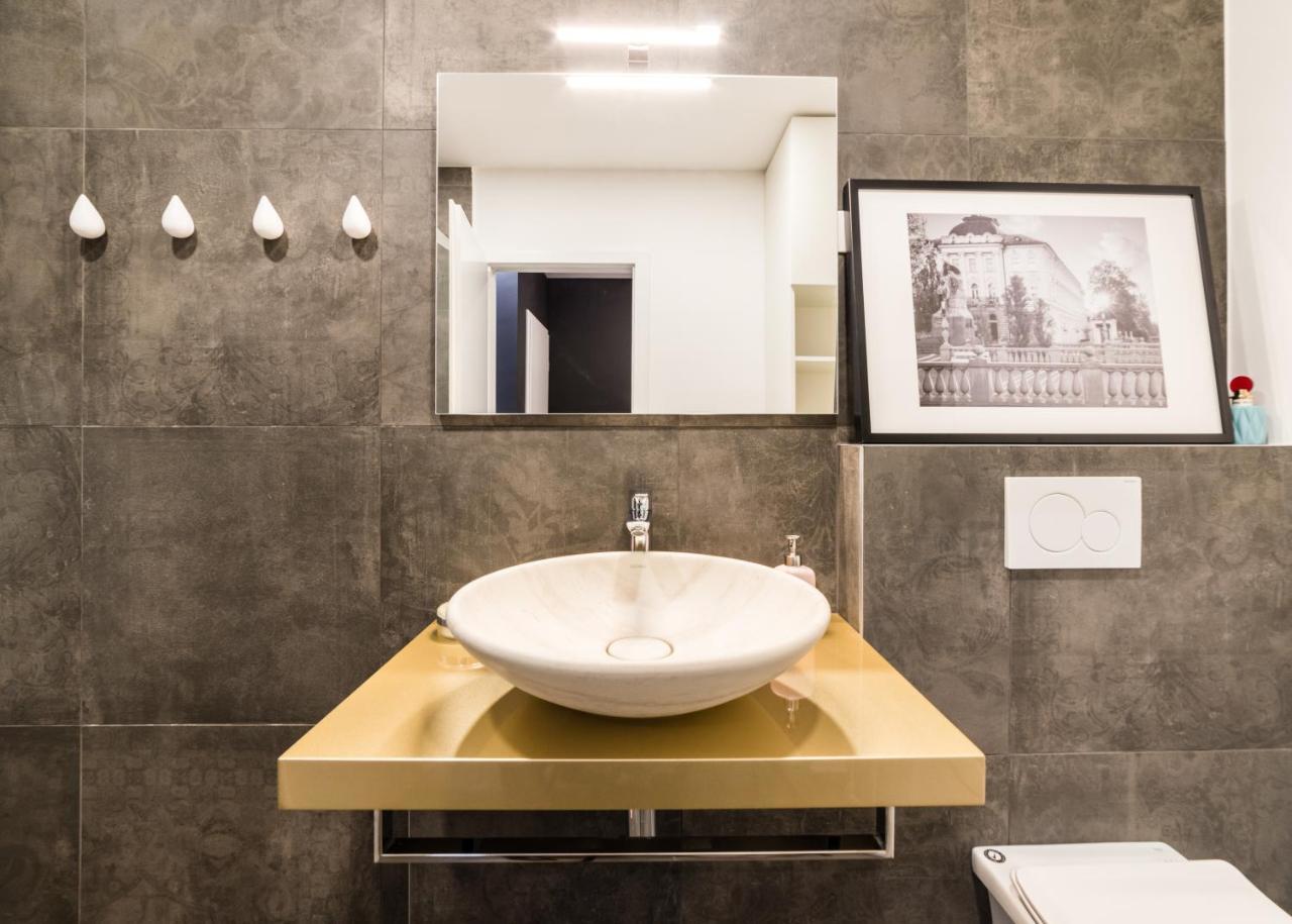 Flex Apartments Tour As Lubiana Esterno foto